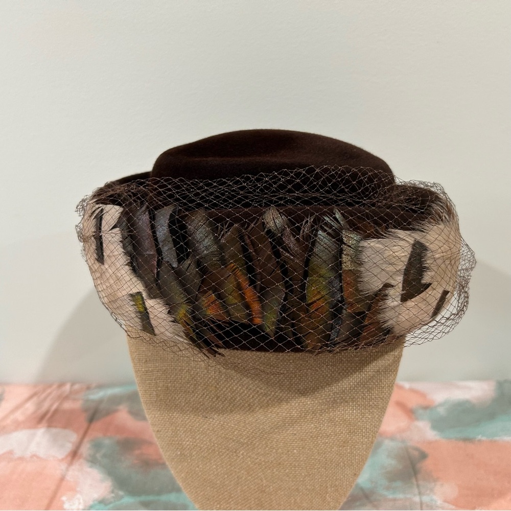 Vintage Peachbloom Velour Brown Pill Box Hat Bow Veil Netting Feathers Sz S* 6.5